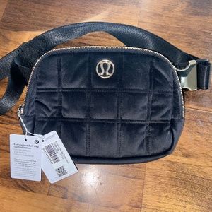 NWT Lululemon Quilted Velour 1L Belt Bag